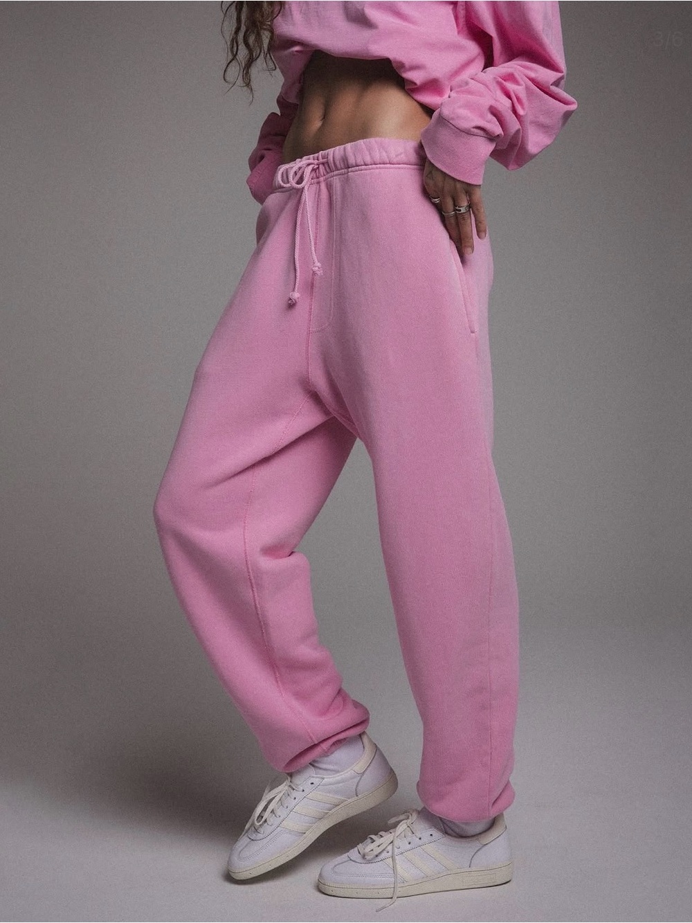 Bubblegum pink Elwood jogger sweatpants 🍬